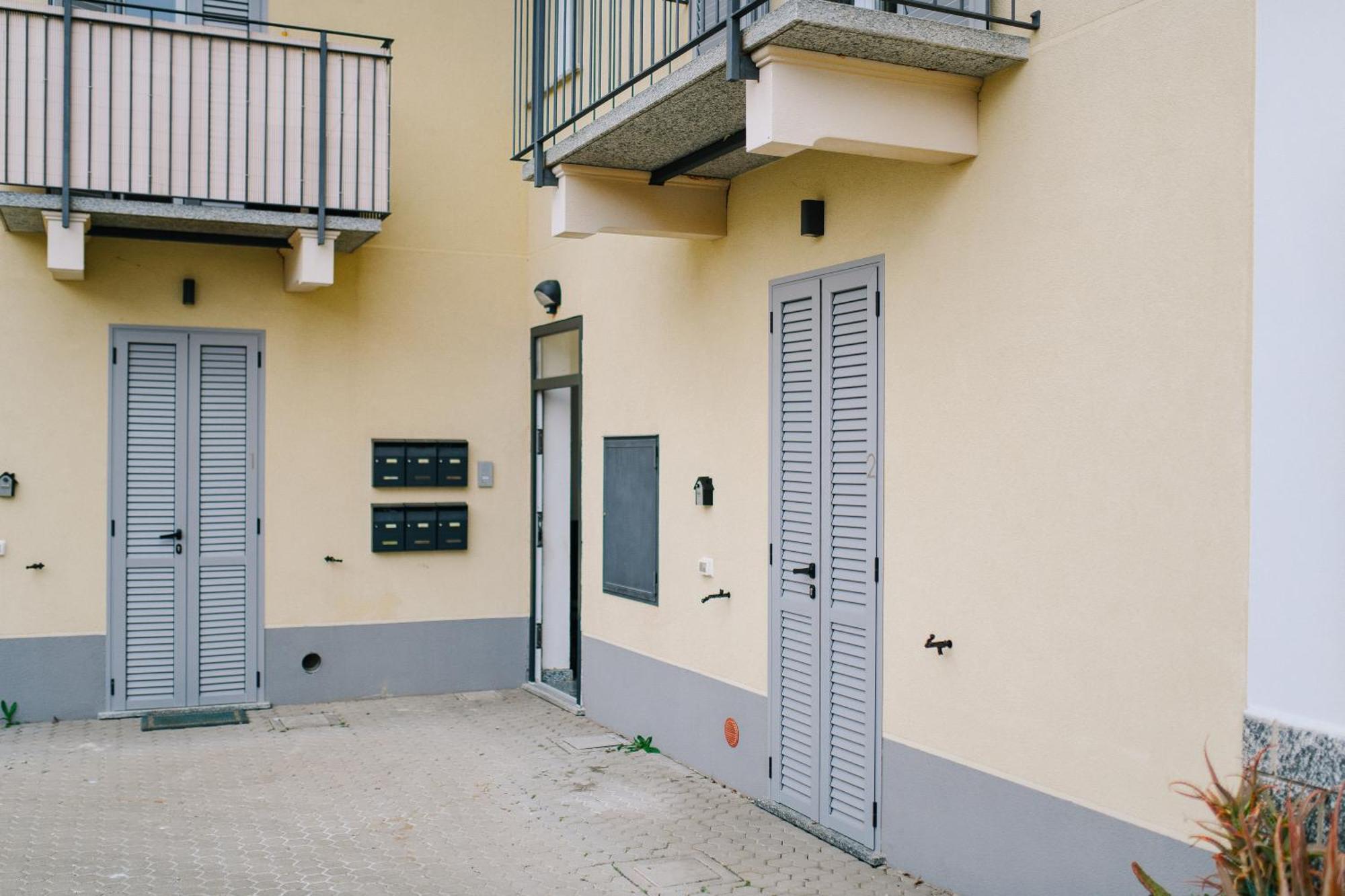 Lora Rose Suite ,Free Parking, Self Check In,2 Комо Екстериор снимка