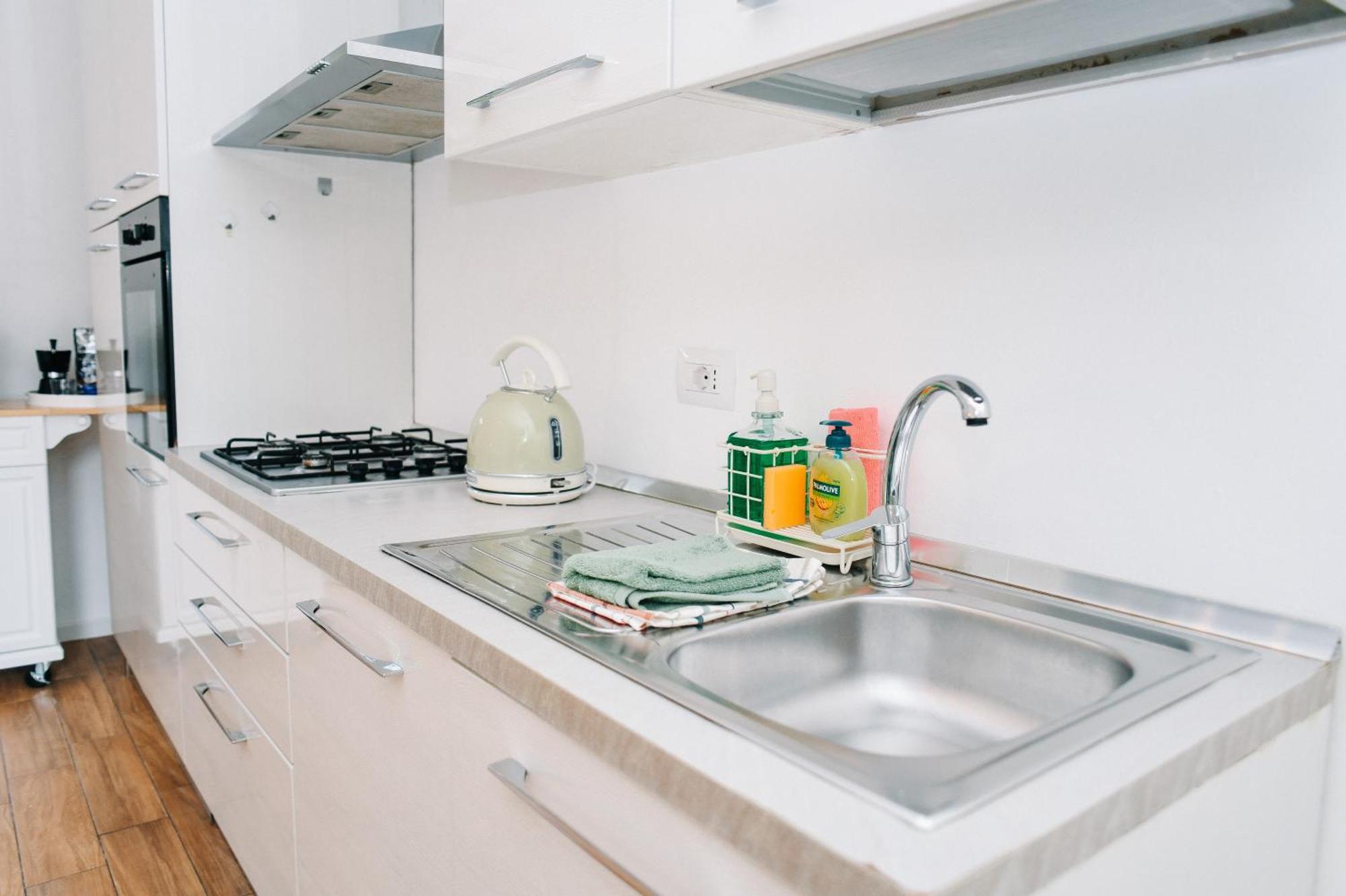 Lora Rose Suite ,Free Parking, Self Check In,2 Комо Екстериор снимка