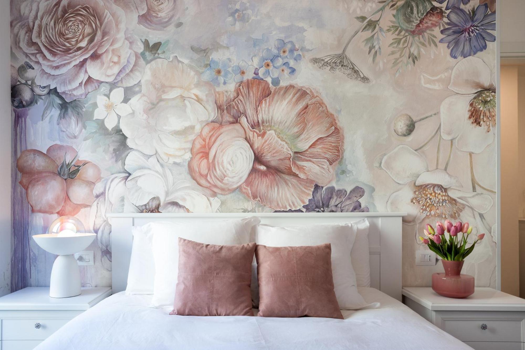 Lora Rose Suite ,Free Parking, Self Check In,2 Комо Екстериор снимка