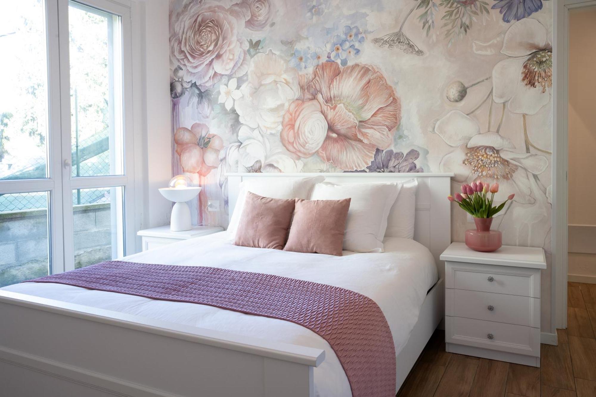 Lora Rose Suite ,Free Parking, Self Check In,2 Комо Екстериор снимка